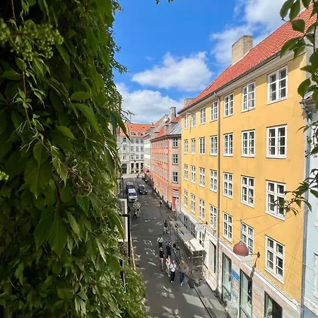 K L O S T E R E T - The Luxurious Townhouse Of Apartmán *